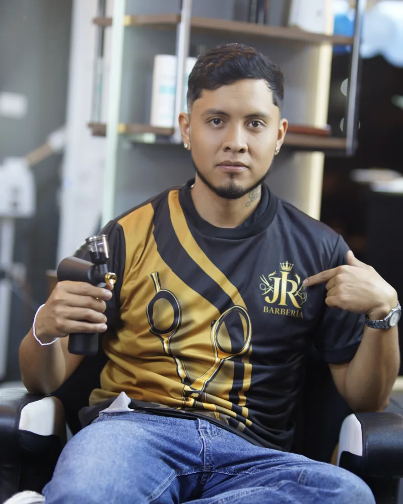 Barbero 3 JR Barbería