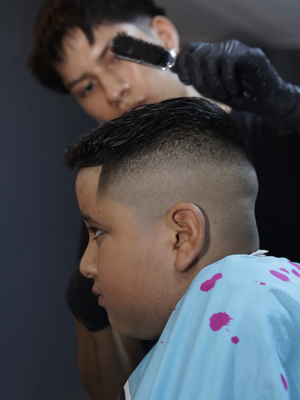 Detalle del fade técnica de barbería